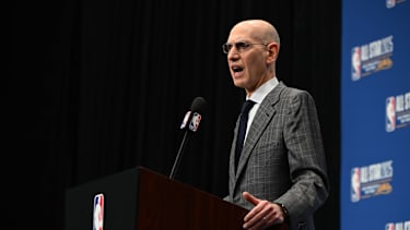 Adam Silver bei einer Pressekonferenz.
