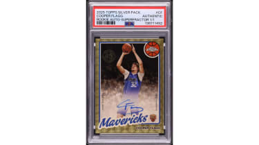 Flaggs teuerste Sammelkarte: Die One-of-One 2025 Topps Chrome Silver Pack Autographed Superfractor Rookie Card.