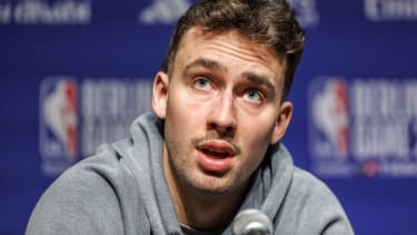 Franz Wagner bei einer Pressekonferenz in Berlin.