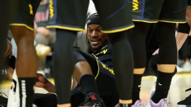 Jimmy Butler zog sich gegen sein Ex-Team Miami einen Kreuzbandriss zu.