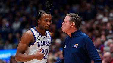 Darryn Peterson mit Coach Bill Self.
