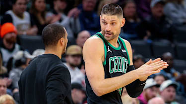 Nikola Vucevic im Gespräch mit Joe Mazzulla
