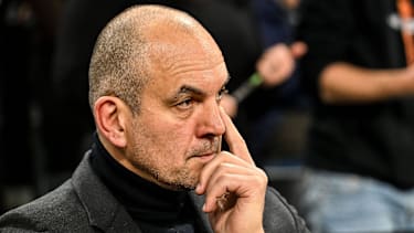 Dragan Tarlac beobachtet das Spielgeschehen.