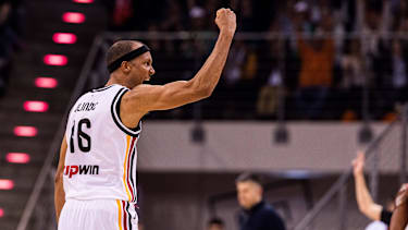 Louis Olinde jubelt im Spiel gegen Kroatien.