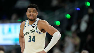 Giannis Antetokounmpo fehlt derzeit verletzt.