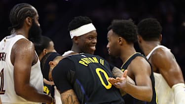 Schröder erhielt ein Flagrant 1 für sein Foul gegen Cryer.