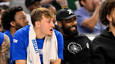 Flagg wurde zum Rookie of the Year gewählt.