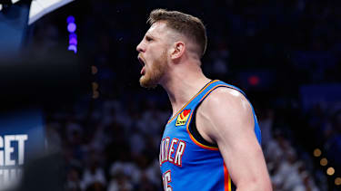 Hartenstein kam auf 13 Rebounds (8 davon offensiv).