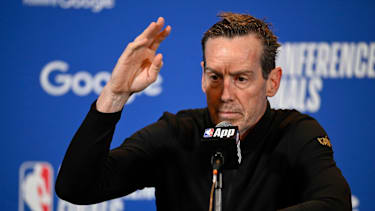 Kenny Atkinson ist seit 2024 Coach der Cleveland Cavaliers.