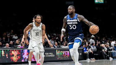 Claxton wechselt nach Chicago, Randle nach Brooklyn.