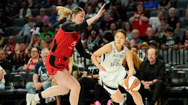 DBB-Star Luisa Geiselsöder im direkten Duell mit Mai Yamamoto in der WNBA.