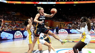 Leonie Fiebich hatte gegen Spanien einen schweren Stand.
