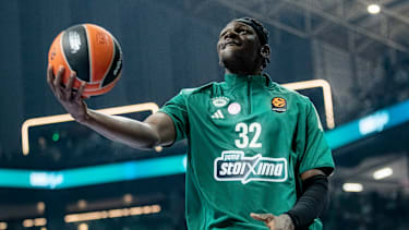 Zufrieden mit dem Saisonstart in der EL: Panathinaikos um Isaac Bonga.