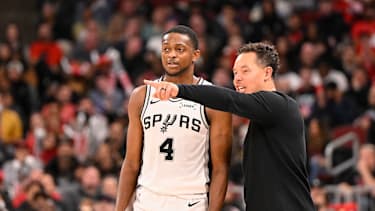 Mitch Johnson ist Headcoach der San Antonio Spurs.