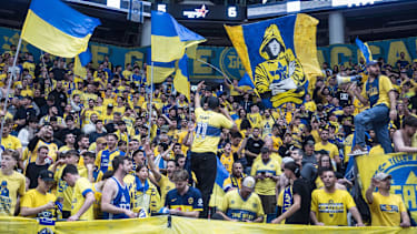 Die Fans von Maccabi Tel Aviv.